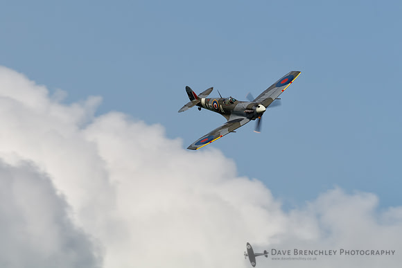 Nick Grey pilots EP120 in the Joker display at Flying Legends 2016