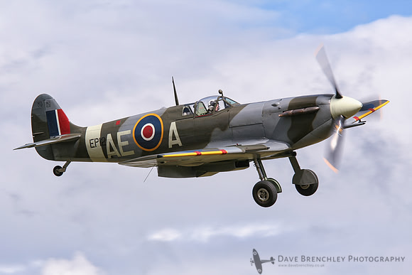Stephen Grey landing at Duxford, July 2011
